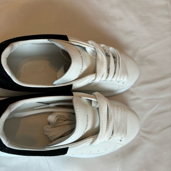 - Alexander mqueen women 7.5 sneakers shoe thick high sole.like new. No we… - Picture 8 of 9